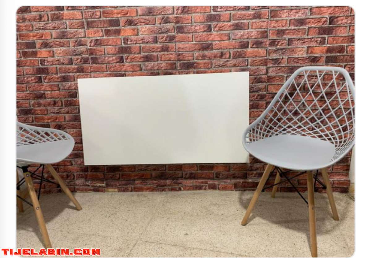 طاولة أكل حائطية مثالية للمساحات الضيقة