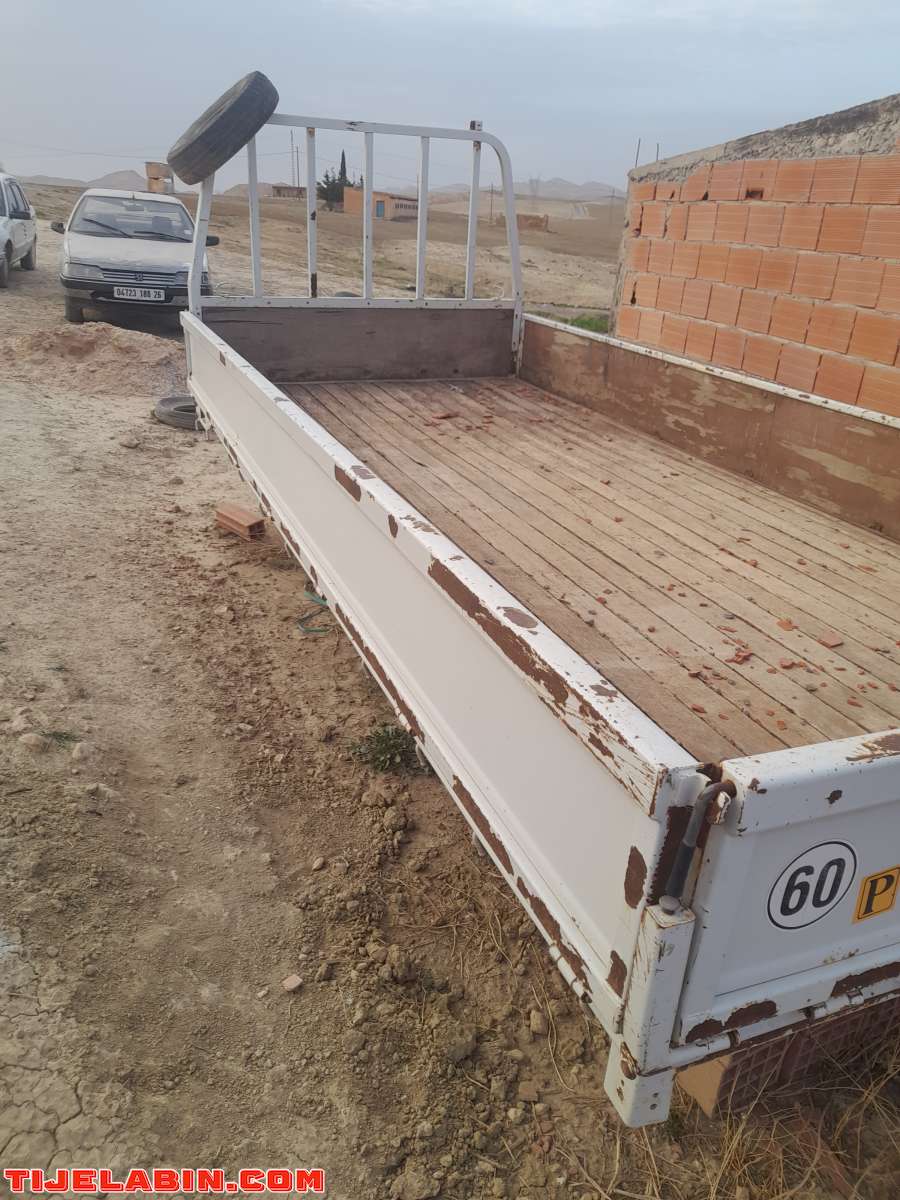 مقطورة شاحنة