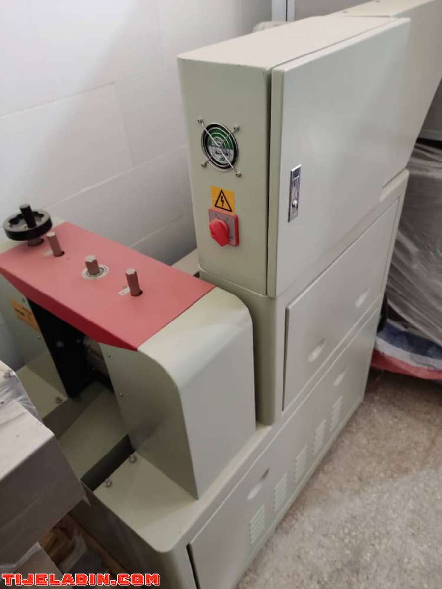 Machine de préparation et fabrication de chocolat 