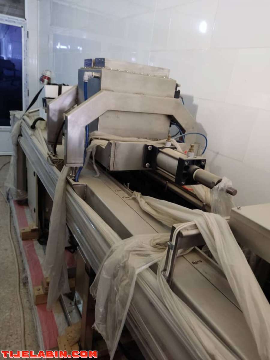 Machine de préparation et fabrication de chocolat 