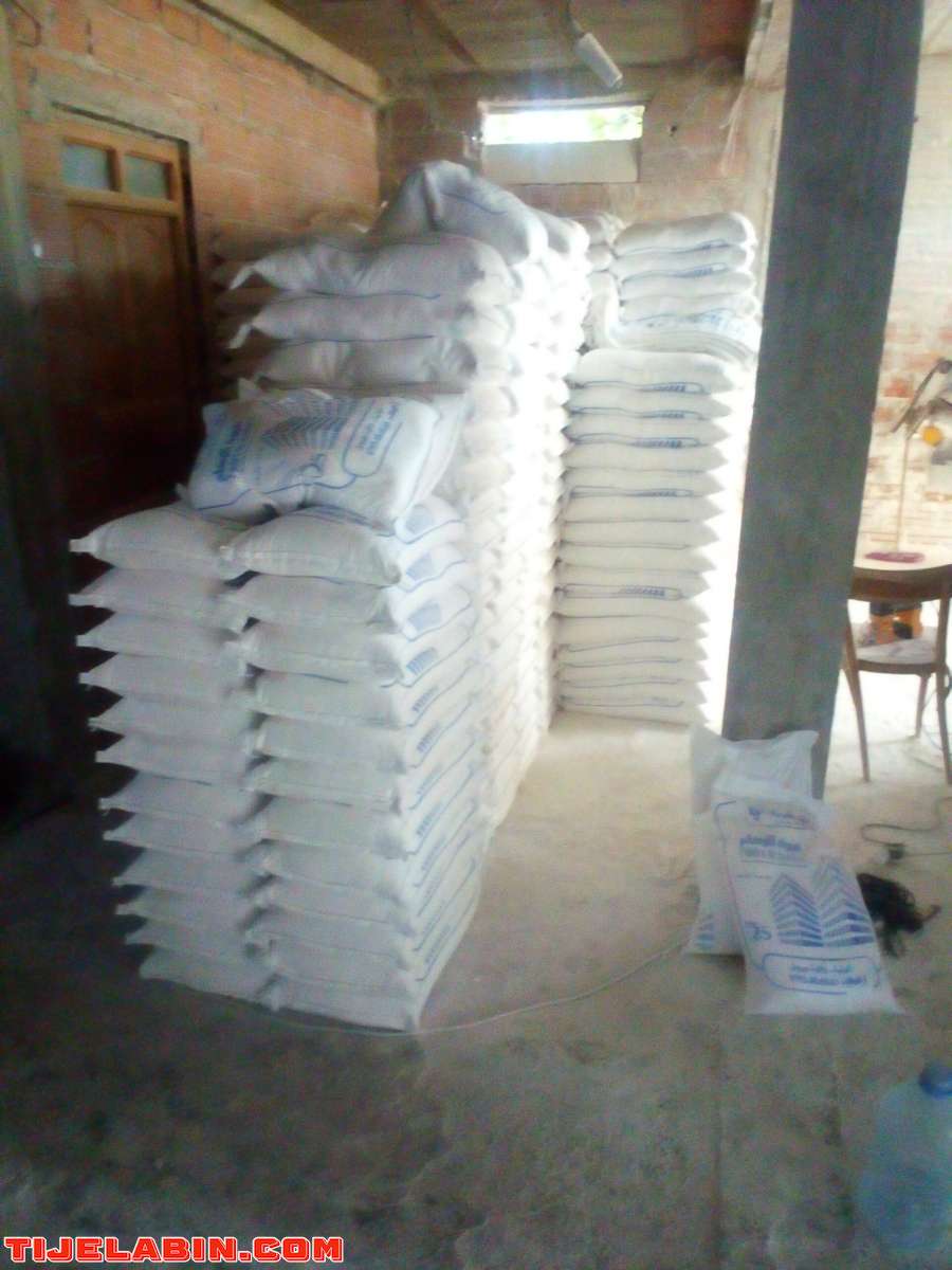 Poussière de marbre par Hakim Tutu