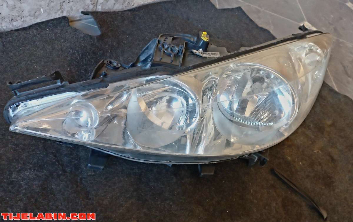 أضواء فار 207