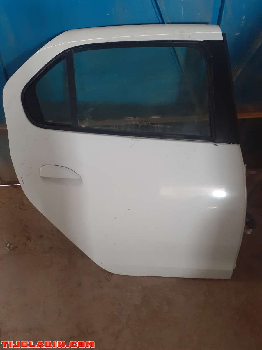 porte état neuf 0 peinture