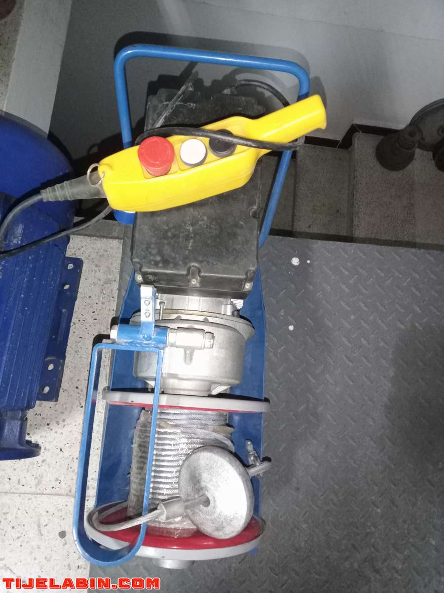 vente mont de charge neuf jamais utilisé.capacité 1 tonne