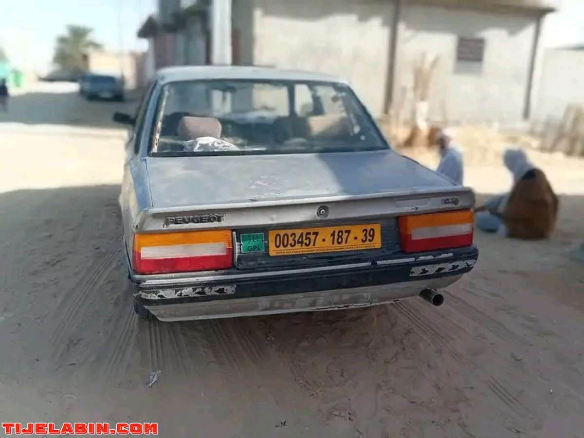 سيارة 505للبيع او يبراز