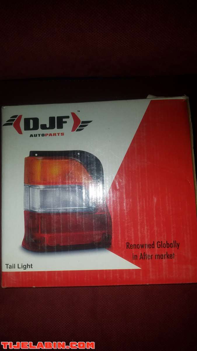 أضواء خلفية لسيارة ماروتي سوزوكي مستعملة في حالة جيدة جدا