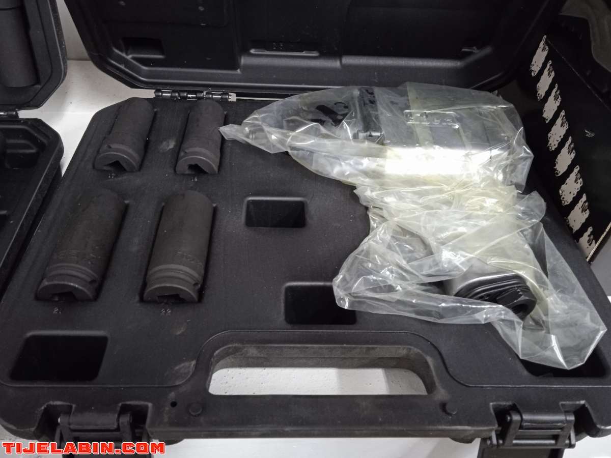 matériel de mécanique