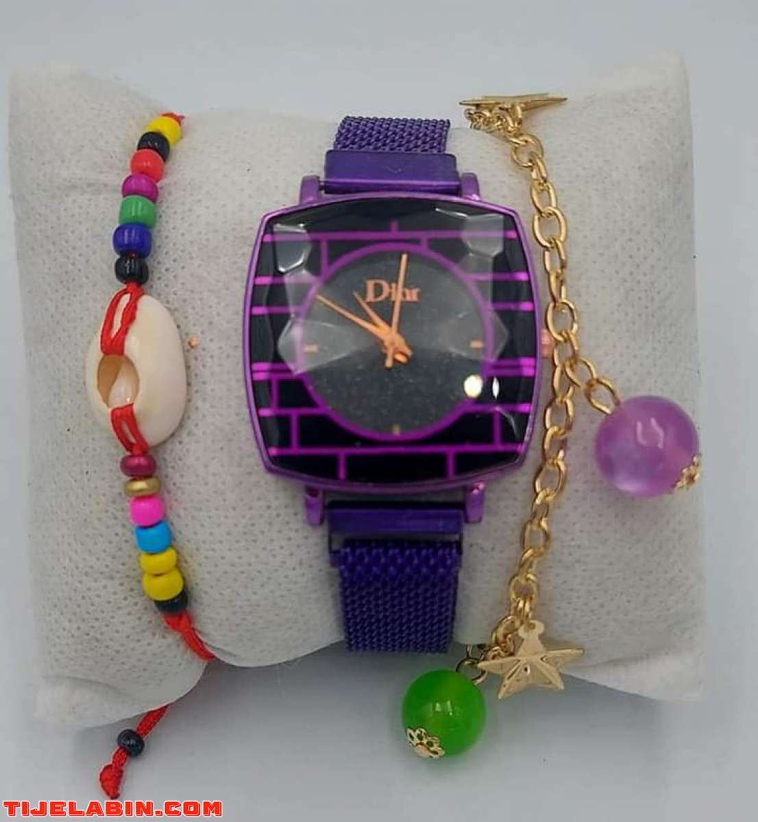 ساعات نسائية