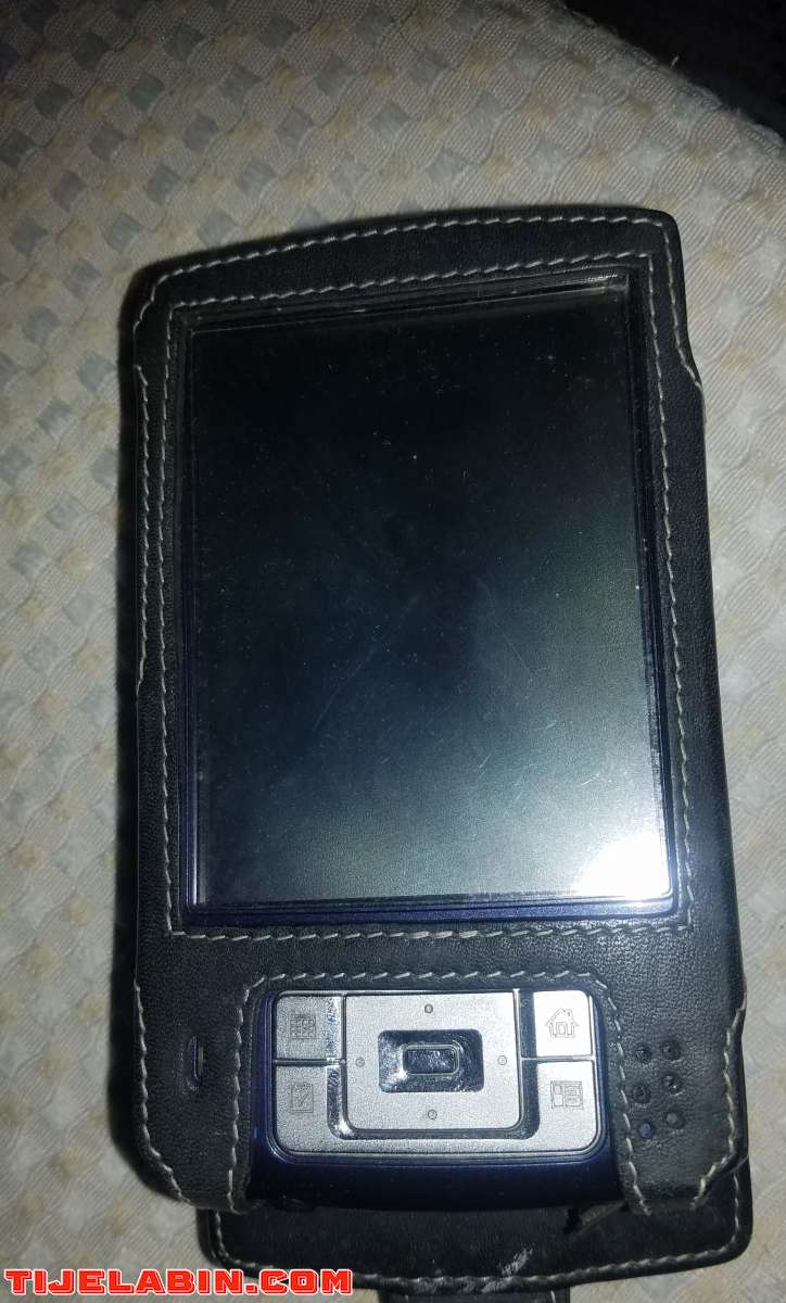 مجموعة من الهواتف المعطلة موجهة نحو محلات التصليح و الصيانة