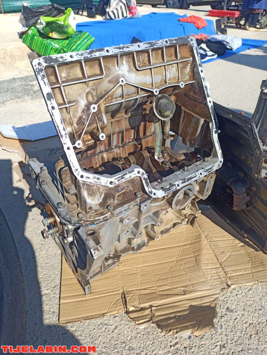 علبة سرعات .مع. القسم السفلي لمحرك /.d.f.m. هامر /1.3