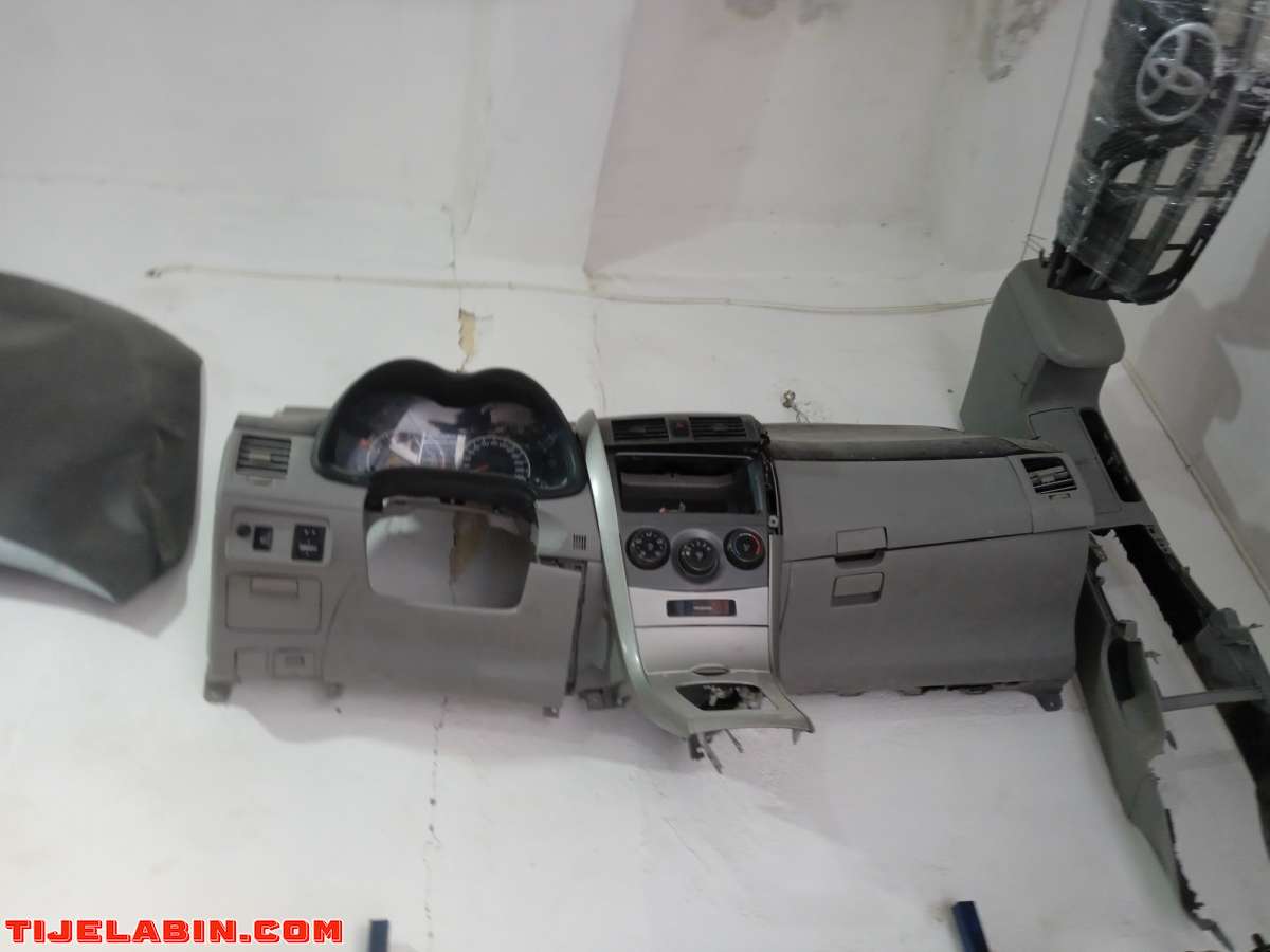 قطع غيار سيارات طويوطا مستعمله