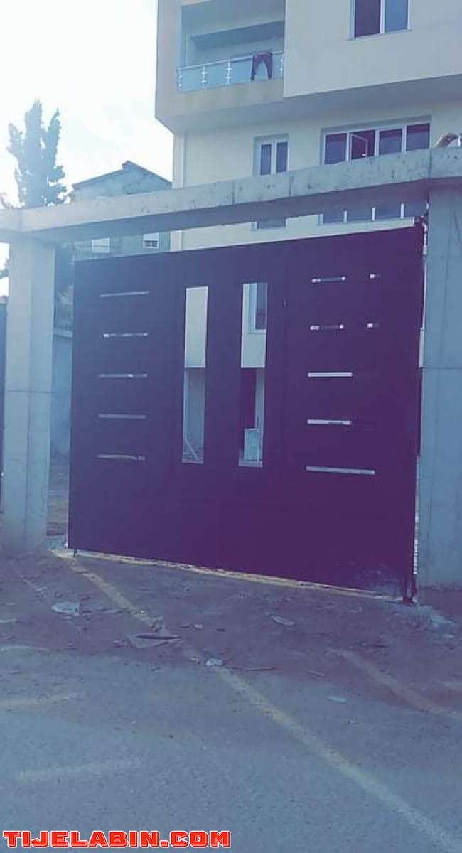 صناعة الأبواب الحديدية