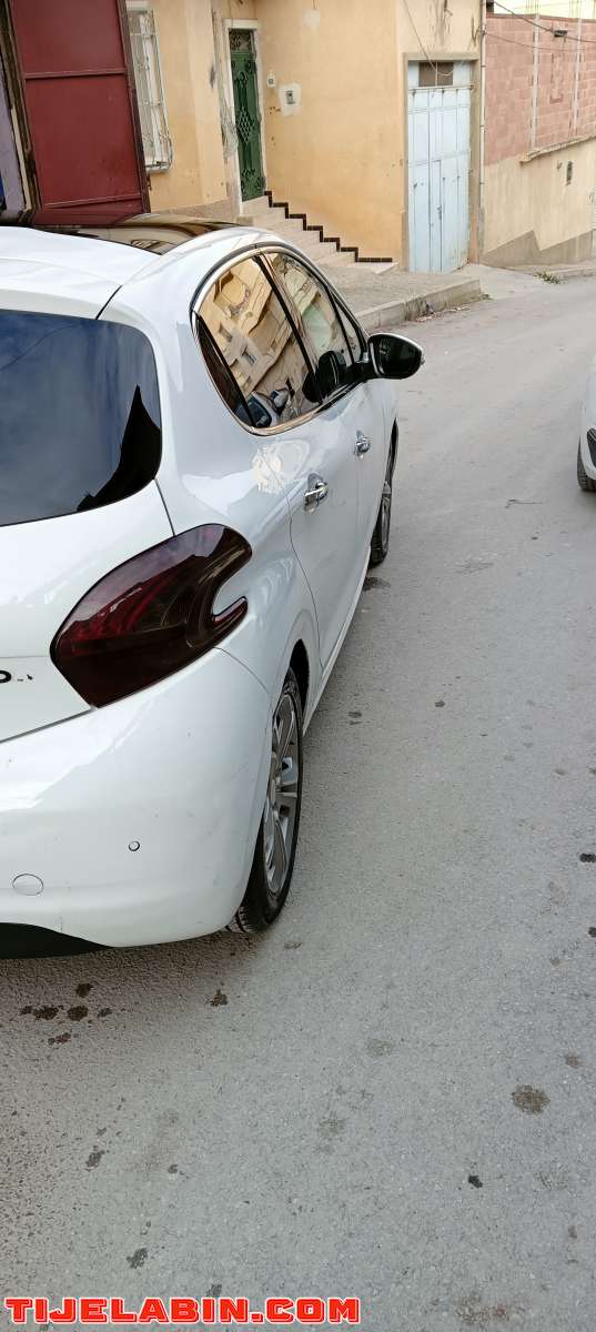 208 Hdi allure 2013 machi 270 alf