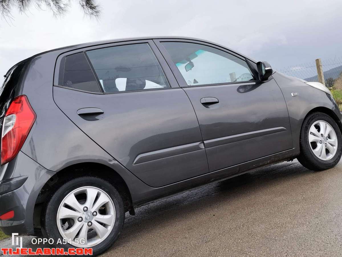 I10 special edition Machi 260 nedif fih racora f lel arrière