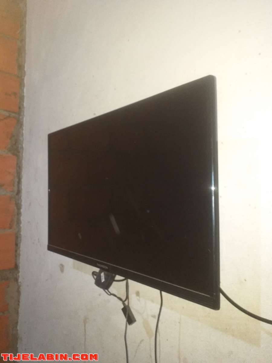 تلفاز من نوع تومسون حجم صغير