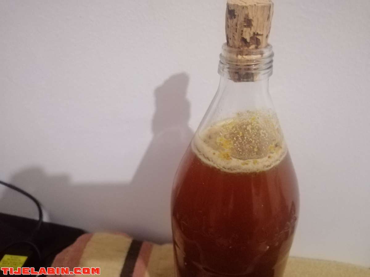 عسل طبيعي حر