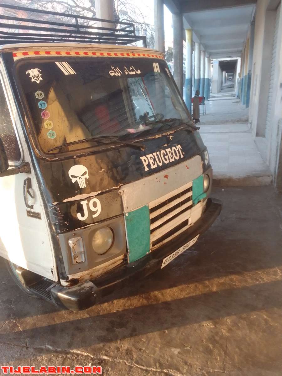 J9 رونوا لاني 1980