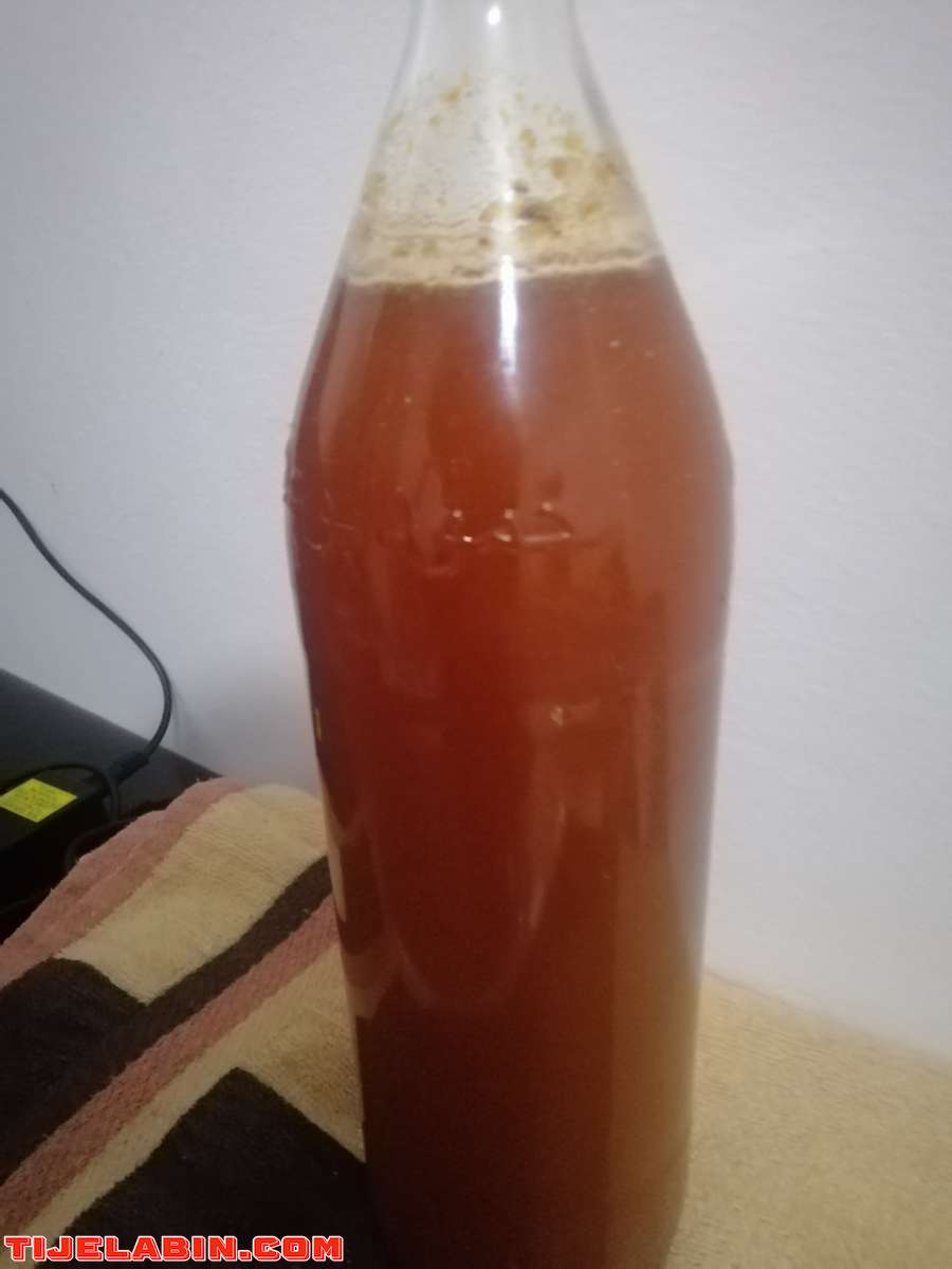 عسل طبيعي حر