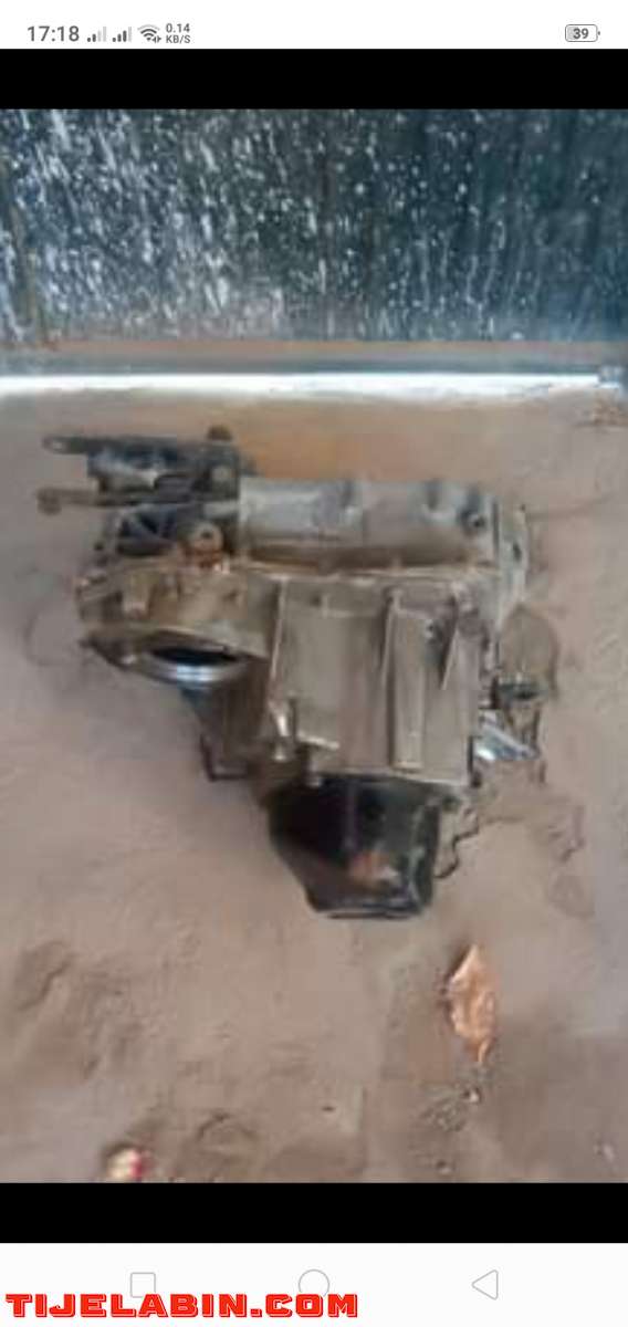 boite vitesse reneault Dacia 1.2 litres 16v manuel bon état