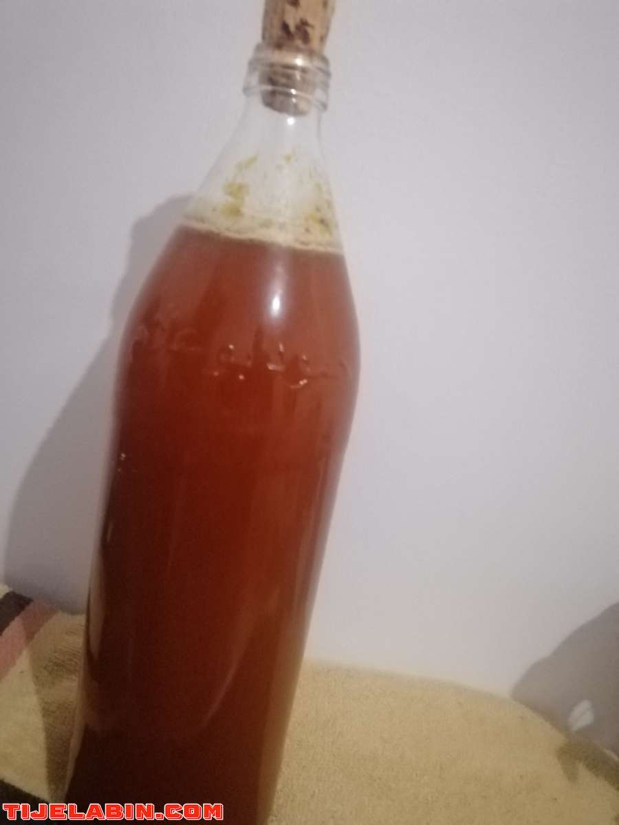 عسل طبيعي حر