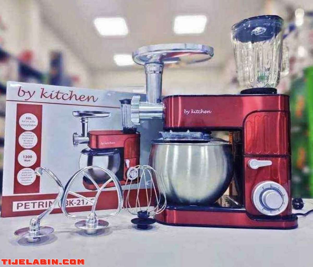 وآلة فرم اللحم لتحضير العجائن وأشهى الأطباق  By Kitchen Robo