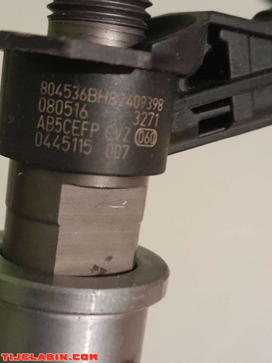 3 injecteurs 2.0 litres naissan reneault