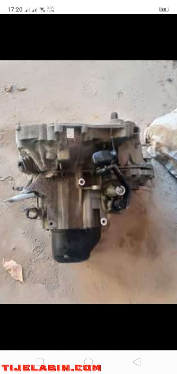 boite vitesse reneault Dacia 1.2 litres 16v manuel bon état