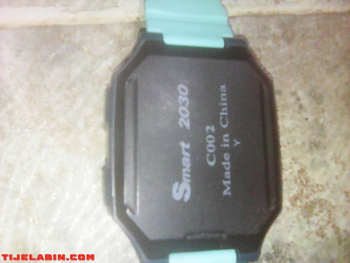 ساعة إليكترونية Smart 2030