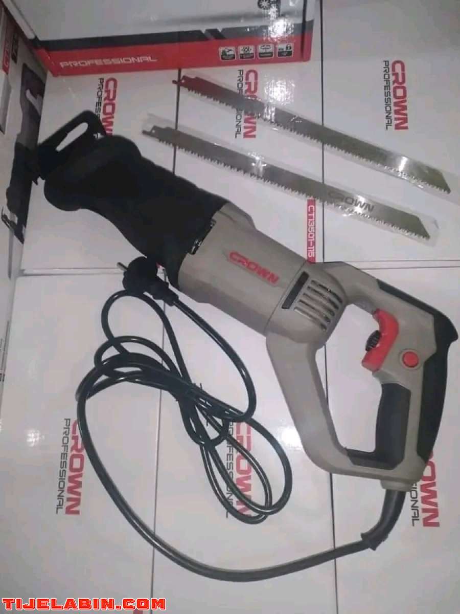 منشار كهربائي للعلامة المعروفة scie sabre crown