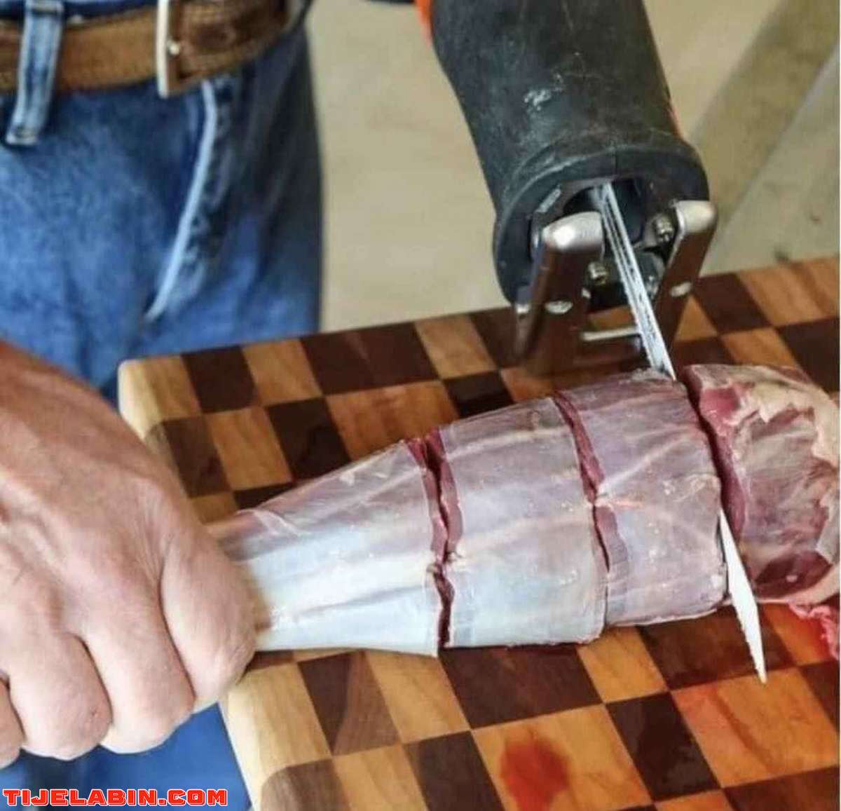 منشار العيد متعدد الإستخدامات من ماركة Crown scie sabre