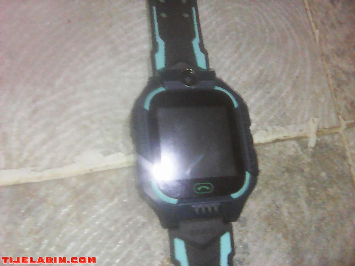 ساعة إليكترونية Smart 2030