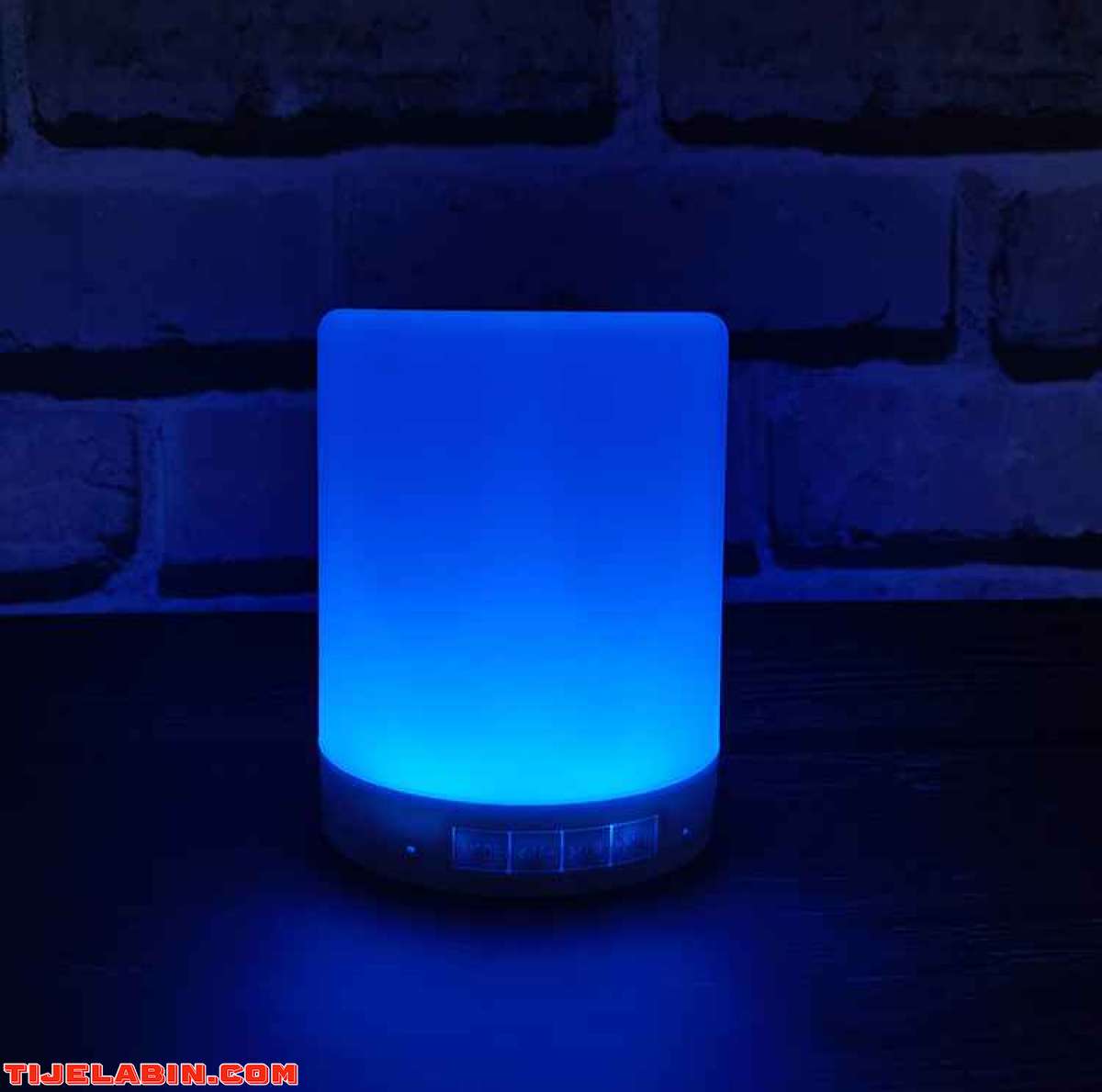 مصباح و مكبر صوت  بلوتوث متعدد ألوان