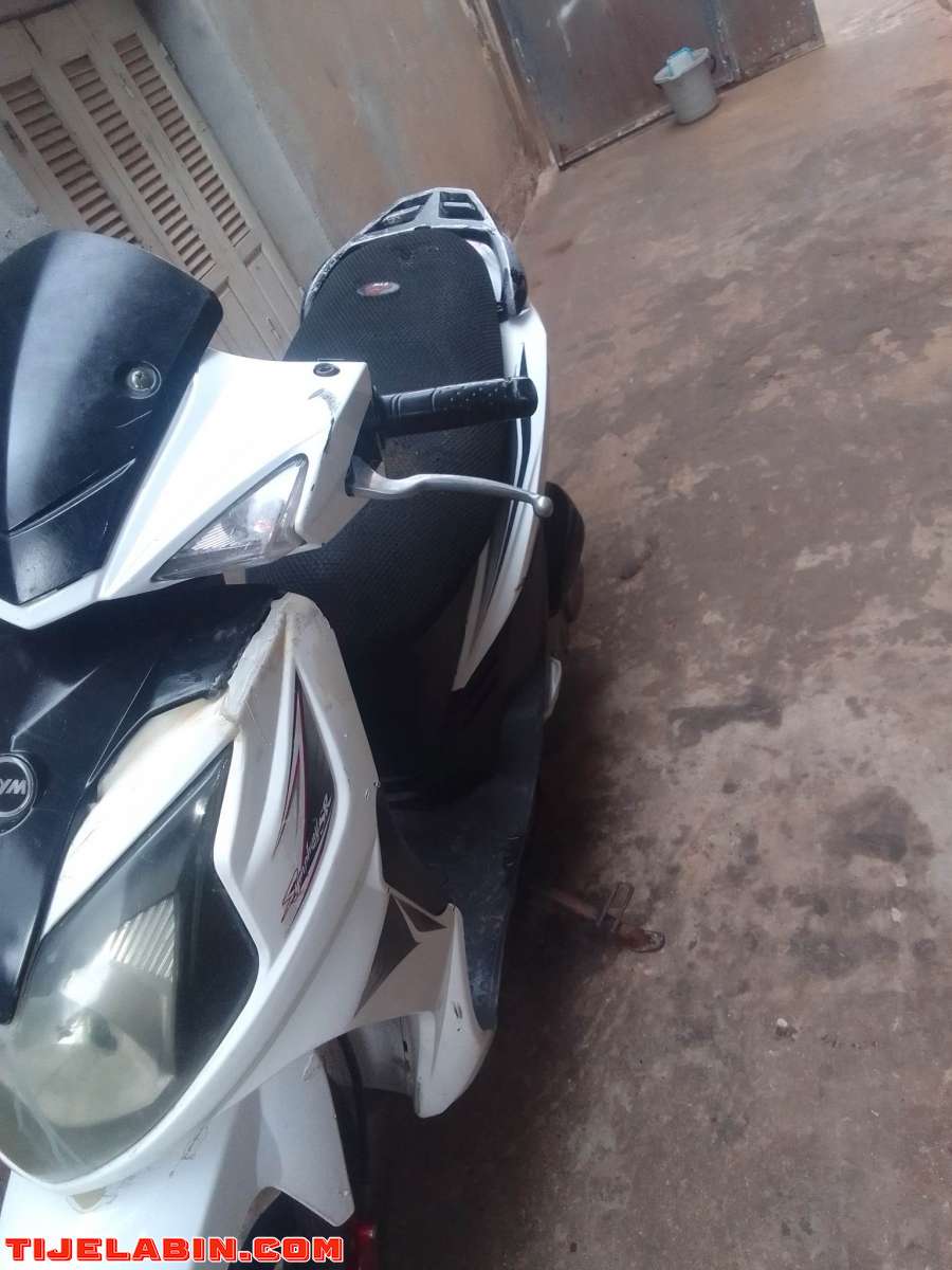 sr 2015 roso motor 10/10 carinaj 9/10