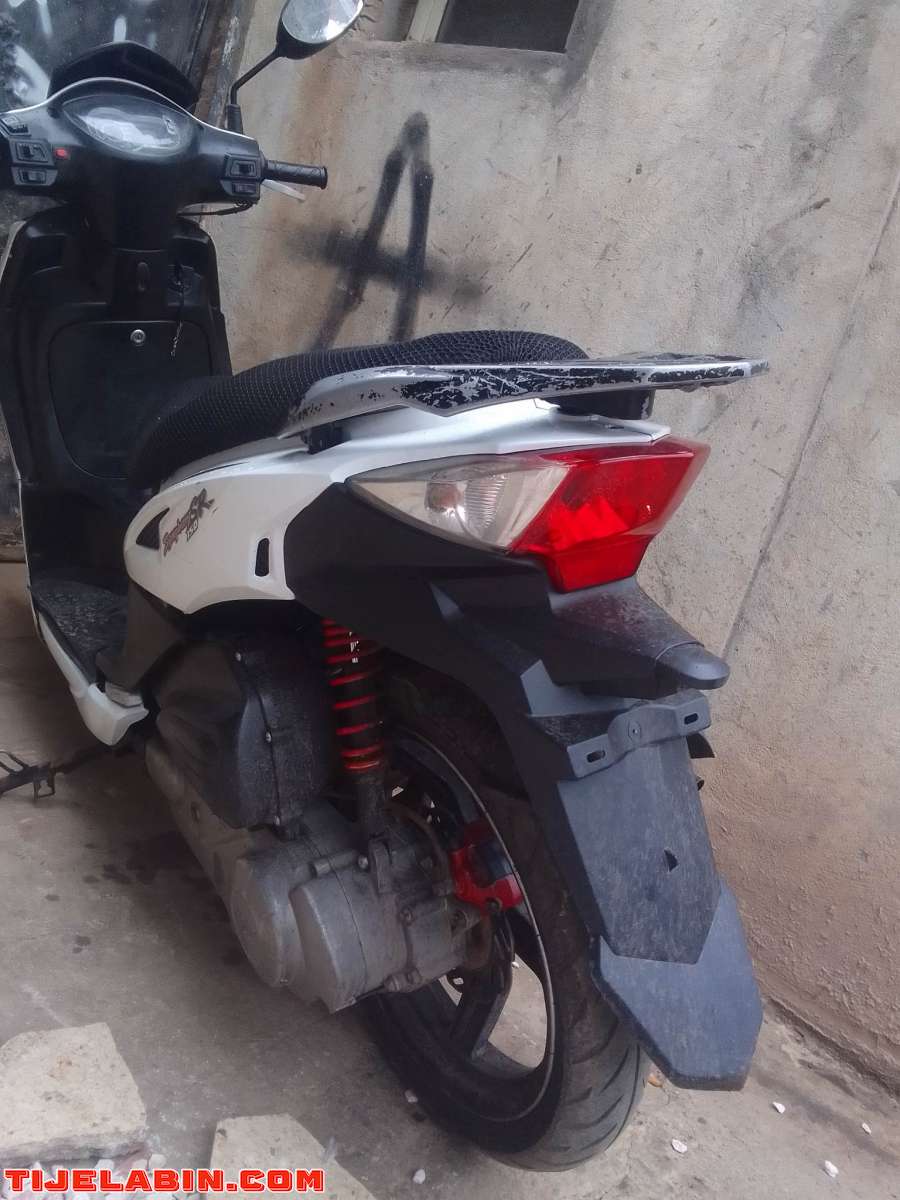 sr 2015 roso motor 10/10 carinaj 9/10