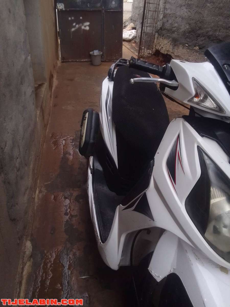 sr 2015 roso motor 10/10 carinaj 9/10