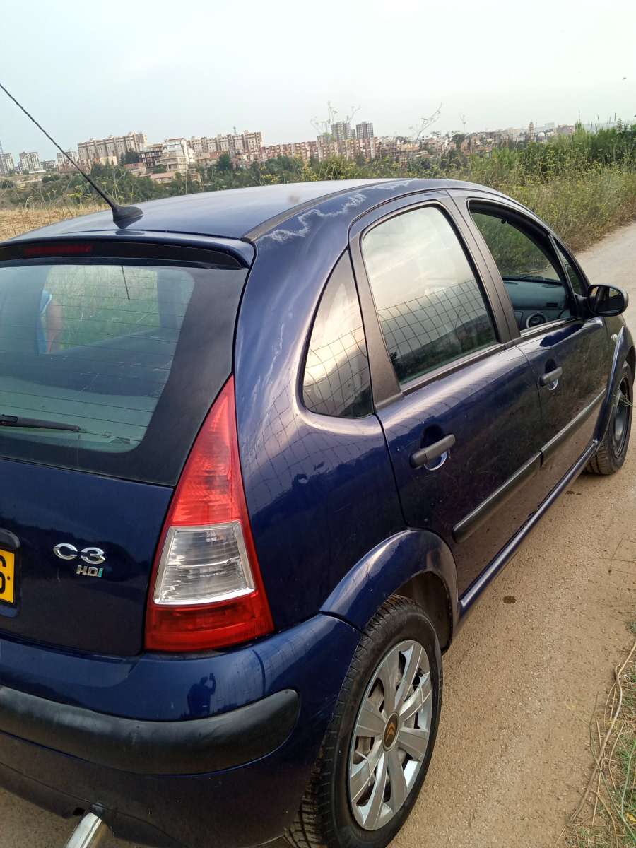 سيارة c3