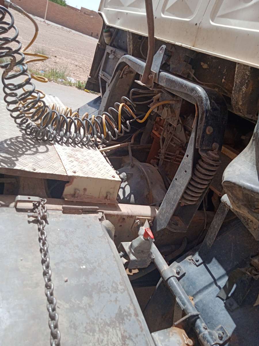 عبارة عن شاحنةDAF