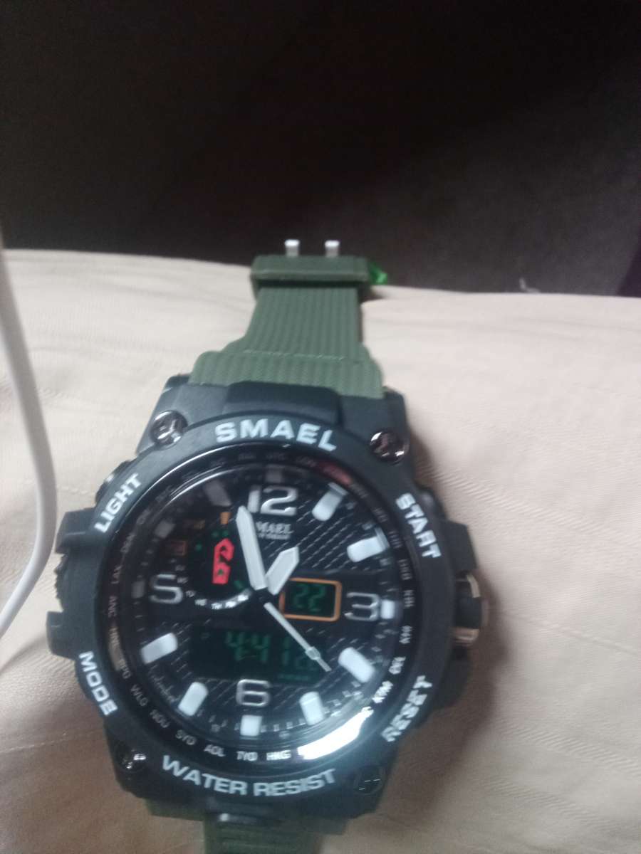 ساعة من نوع  0772674824 SMAEL