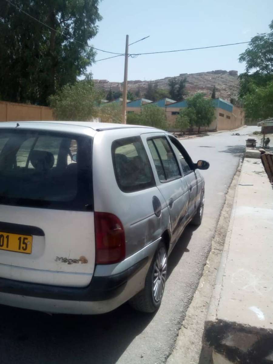 Renault Mgane 1 anne  2001 la toute