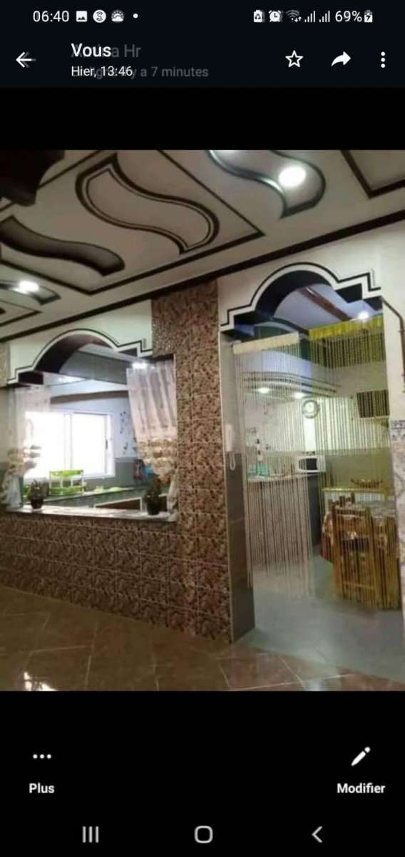 فيلا في بن فريحة فبها 315متر دو فصاد فيها حاسي و حمام عربي