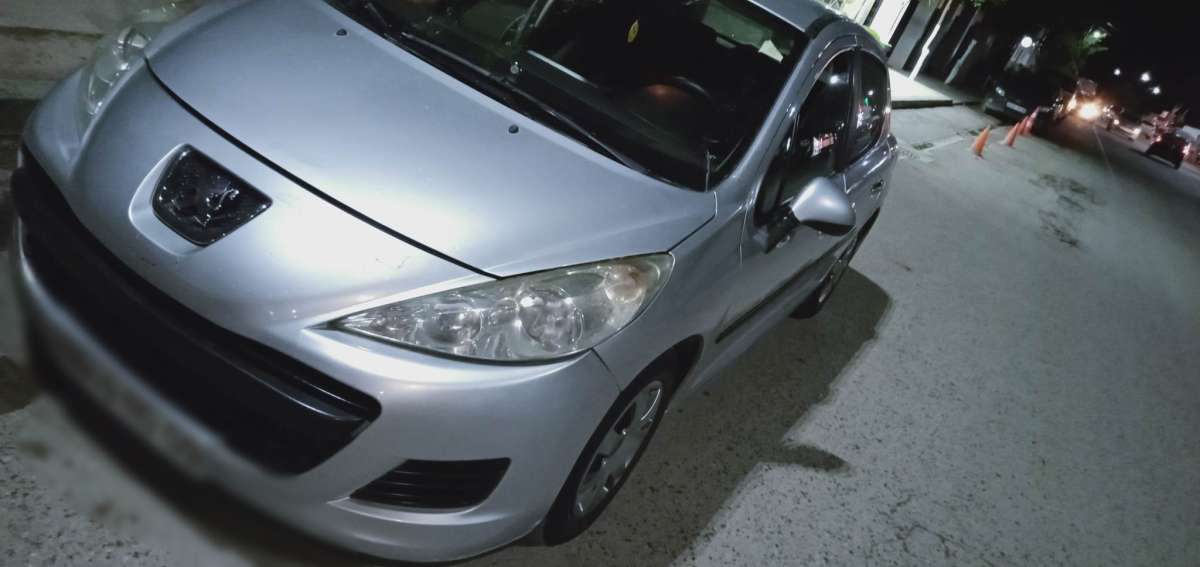 Peugeot 207 essence 14 simple
