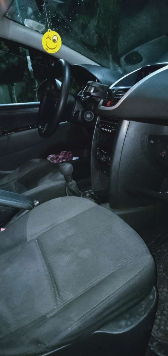 Peugeot 207 essence 14 simple