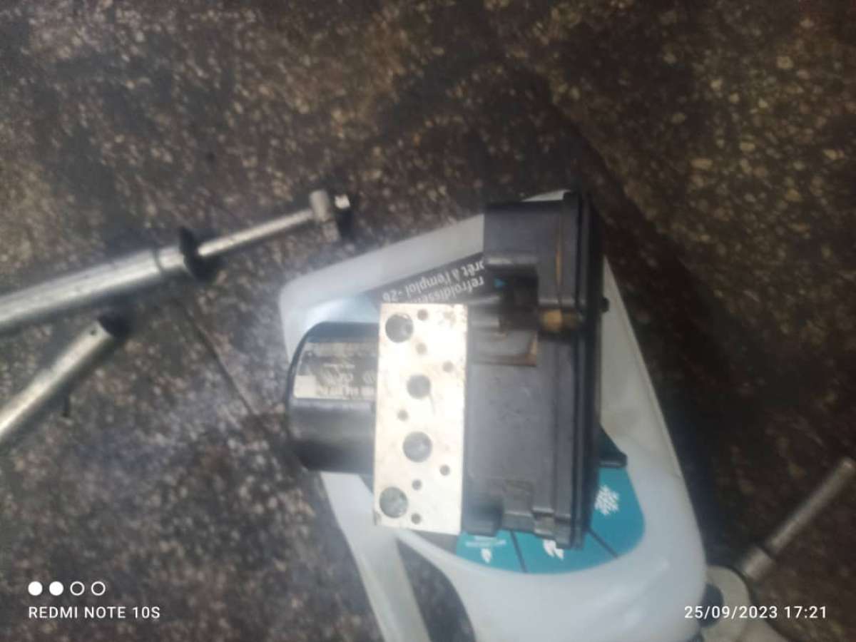 نحتاج ابي اي سيارة فكس فيقن ثوران2016 اتماتيك