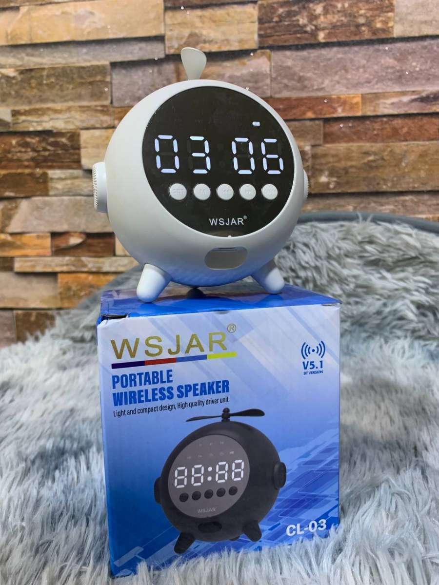 ساعة منبه رقمية مرآة قابلة لإعادة الشحن مع مكبر صوت بلوتوث 5