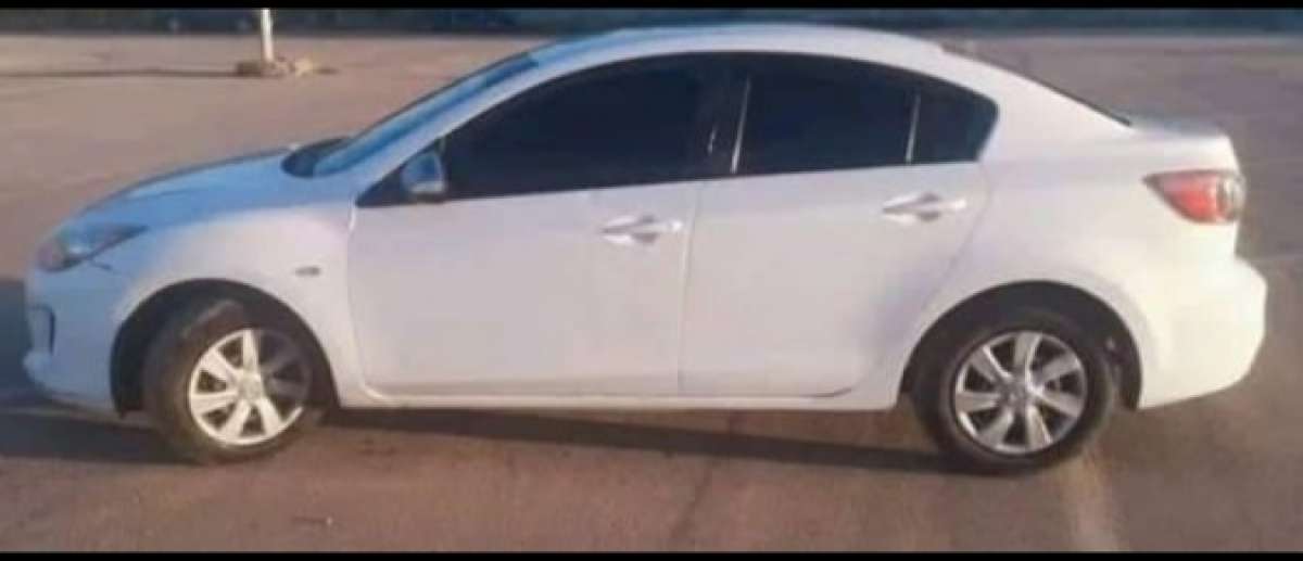 Mazda 3  2013           نبدل برك منبيعش