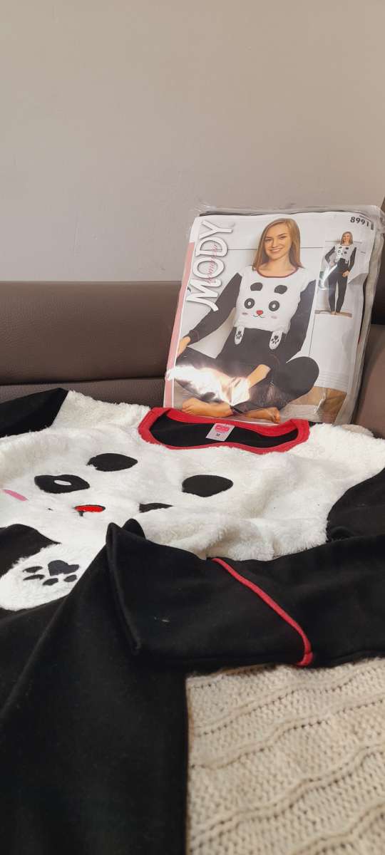 بيجامة نسائية