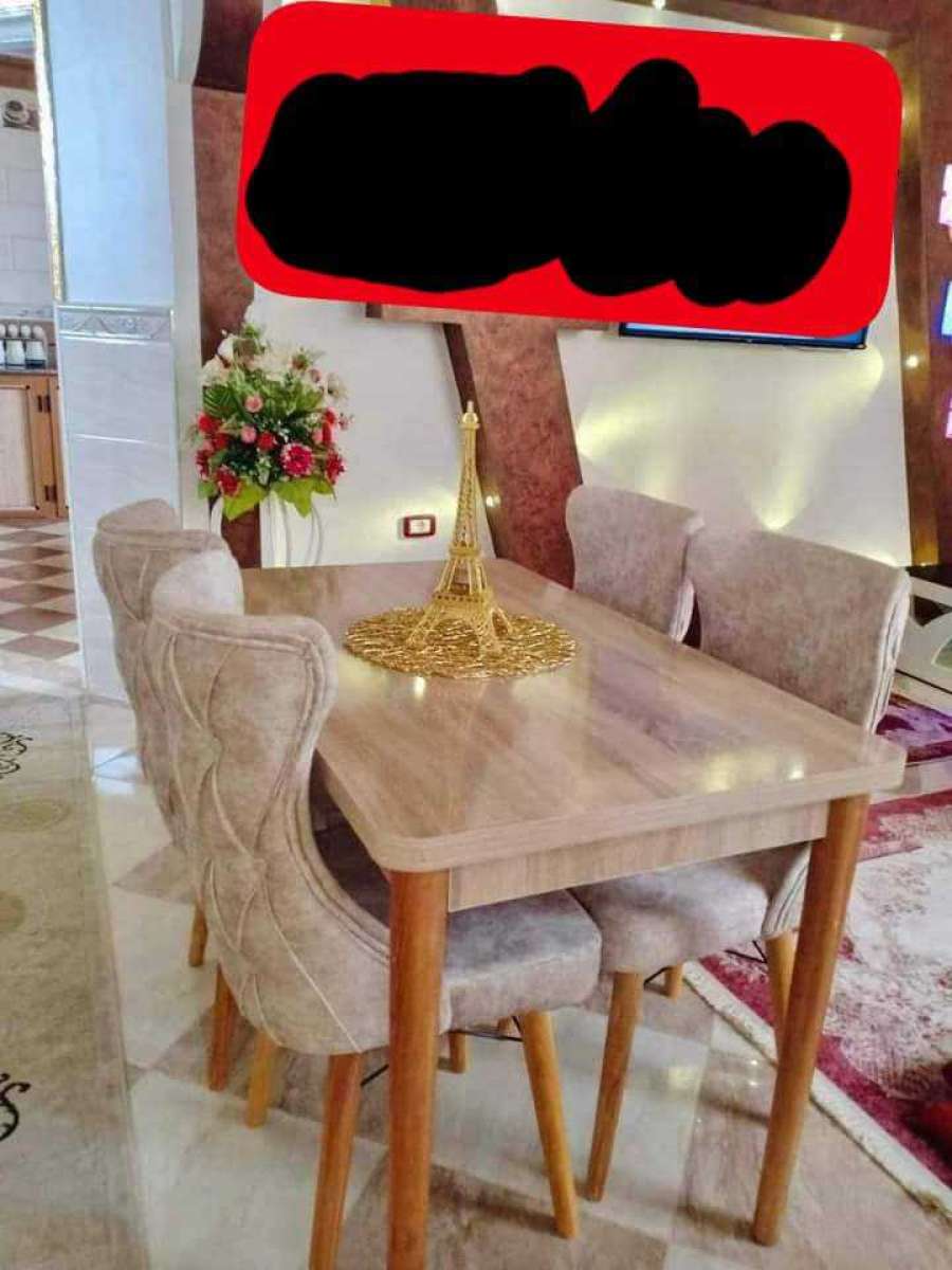 طاولة و كراسي