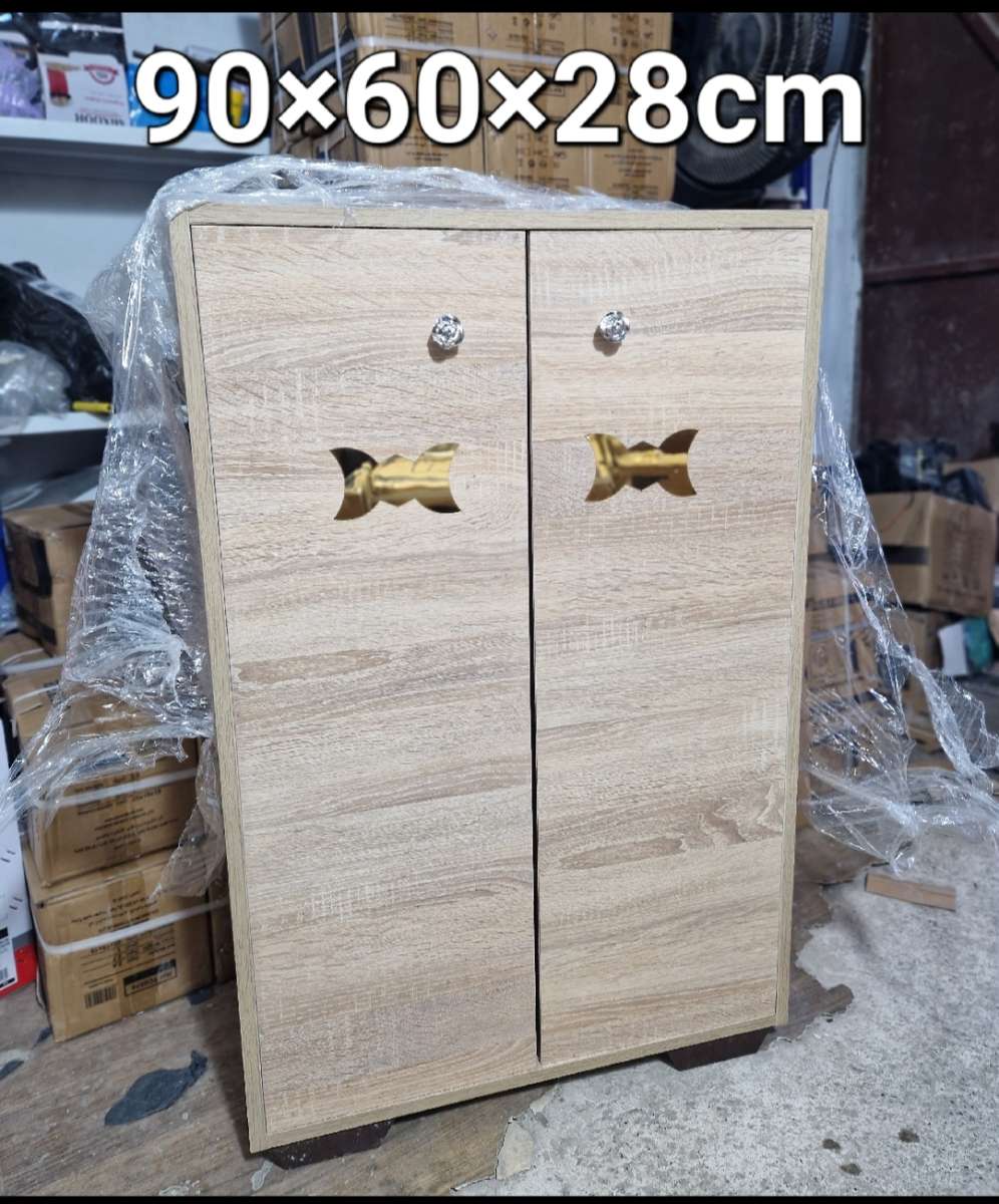 خزانة عصرية خشبية