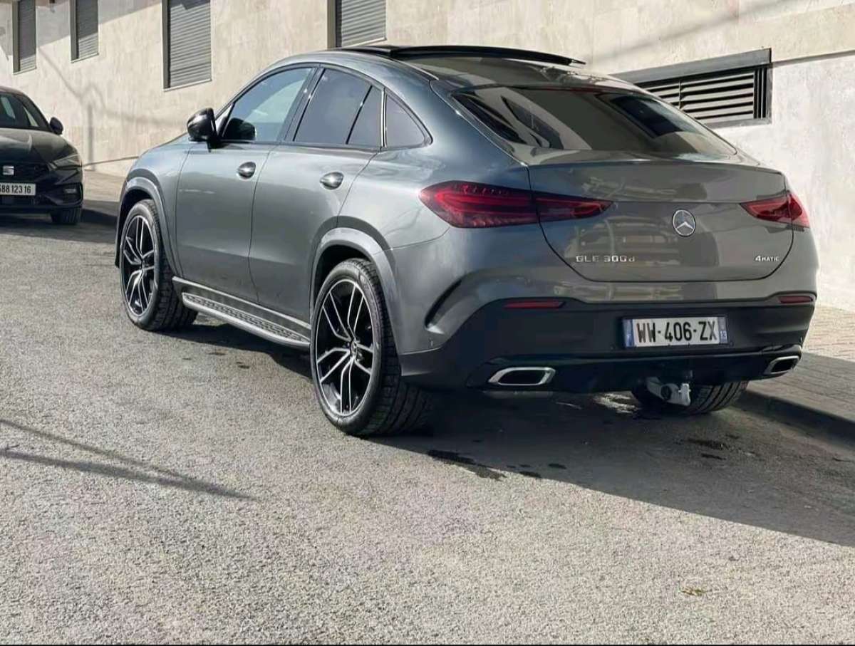 Mercedes 300d 2024 00km