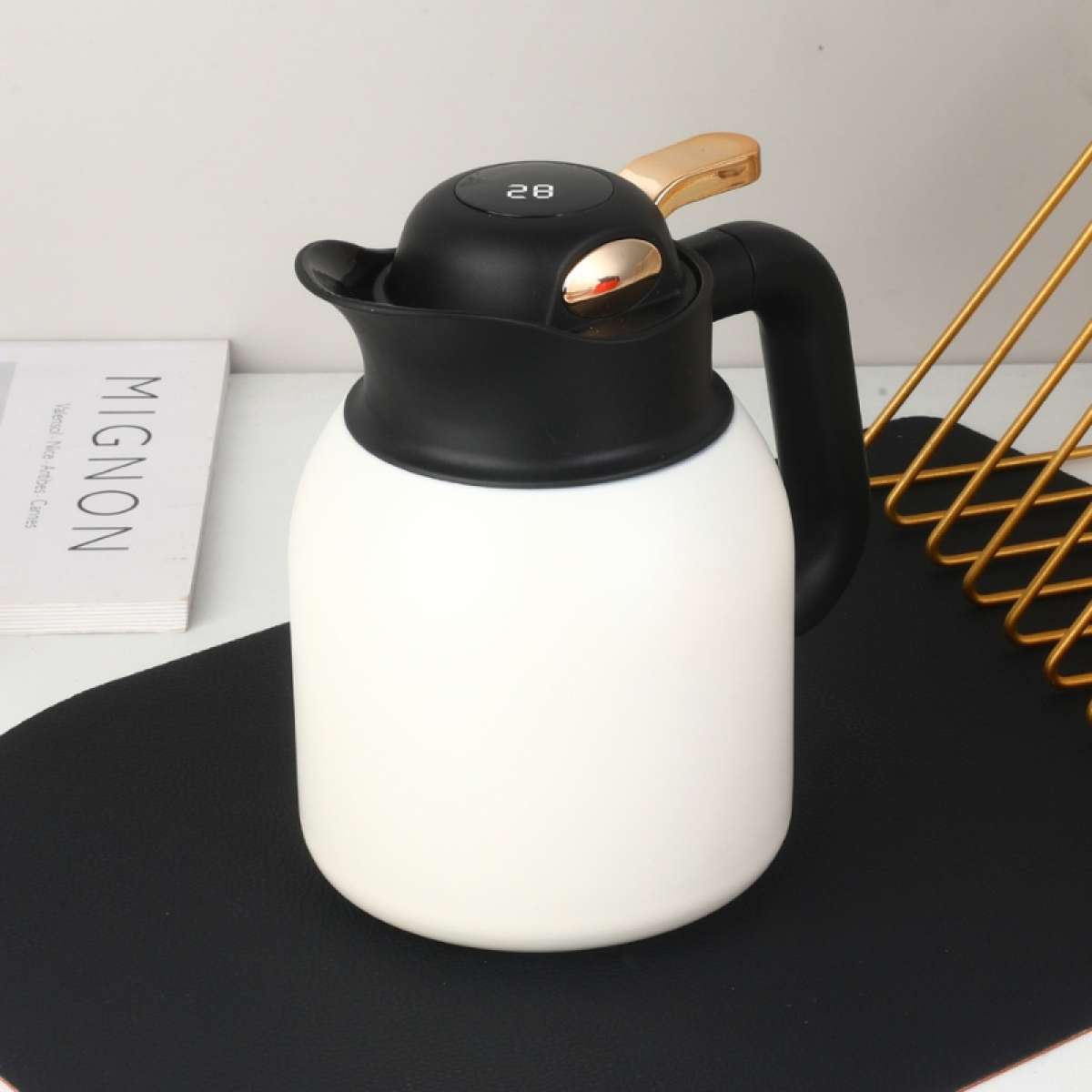 Pichet isotherme  avec bac  th diviset couvercle daffichage